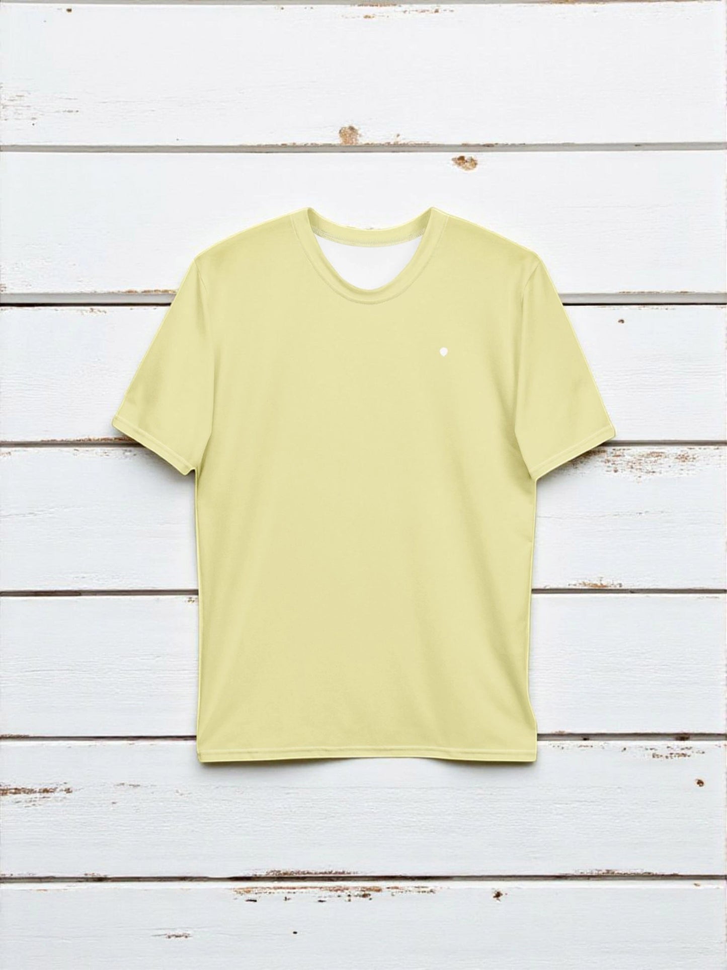 „Goldsein MEN T-Shirt ‚La Vie‘ Gelb, Forderansicht, selbstbewusstes Design.“3