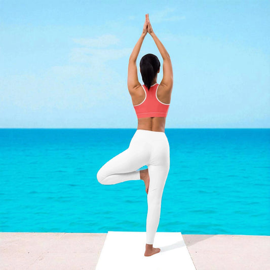 „Stylischer, gepolsterter Sport-BH in Koralle mit ‚Namaste‘-Design – entwickelt für maximale Performance und voller Energie – Goldsein Padded Sports Bra.“