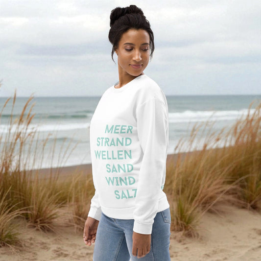 „Goldsein Woman Sweatshirt ‚Sea Waves‘ in Weiß, Türkis und Mint – inspiriert von Seeliebe und Wasser.“ Strand