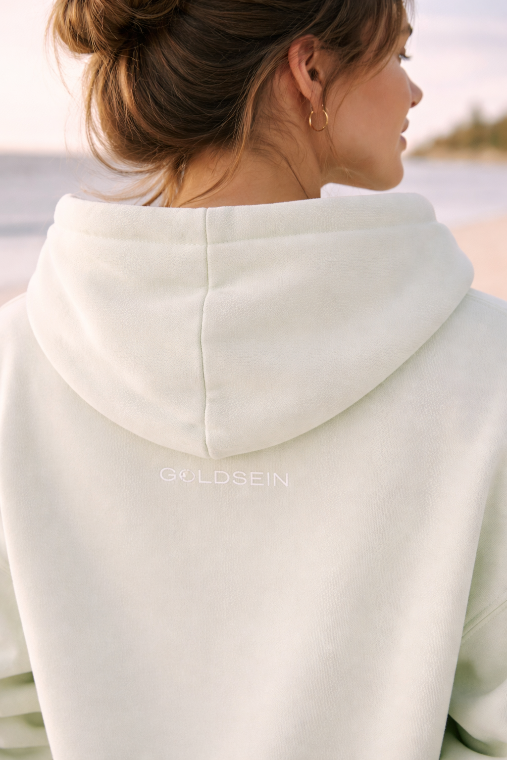 Hoodie Peace Frau mint Rückansicht Detail 