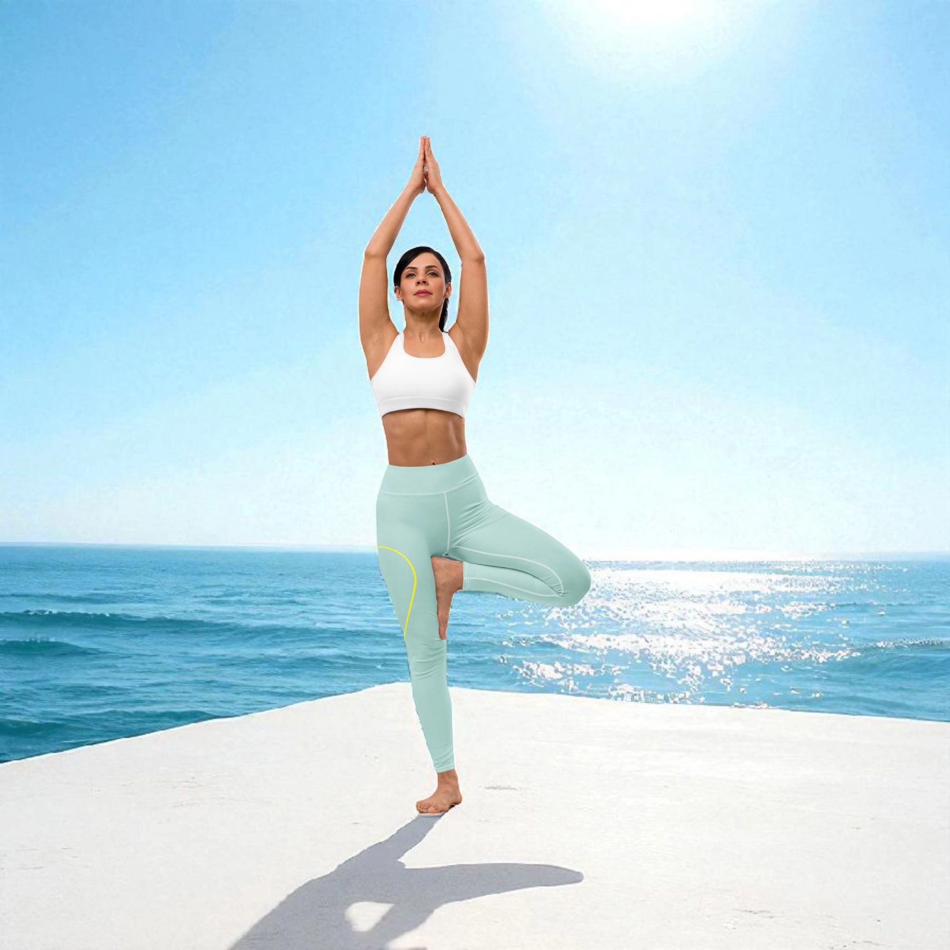 Stylische goldsein Leggings "Drop" Koralle (links). Elastisch für jedes Workout.