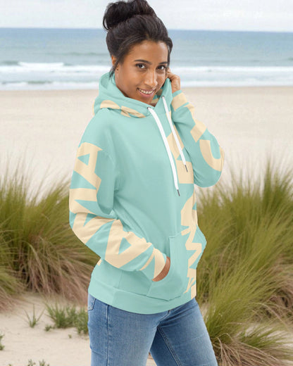 „Flauschiger, sanfter und warmer Damen-Hoodie in Mint und Sand mit ‚Namaste‘-Design – Goodsein Allover Hoodie Woman.“1
