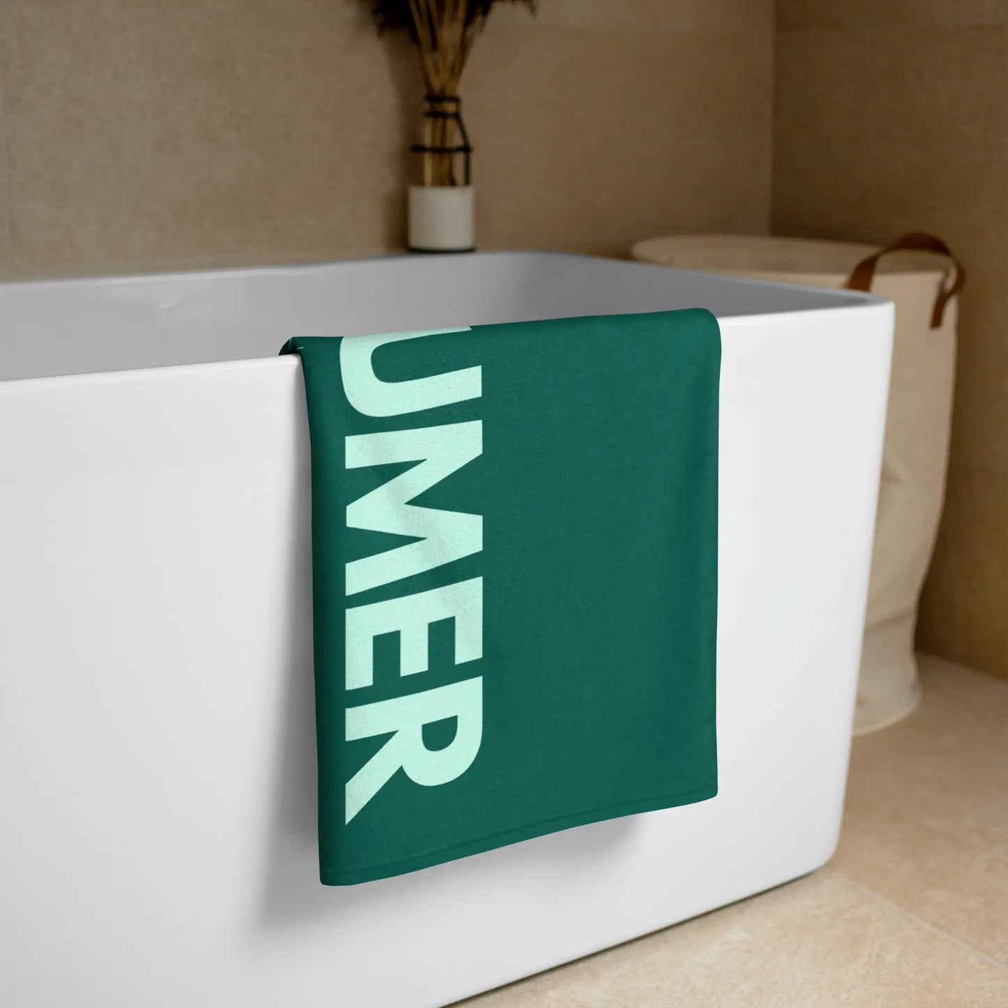 Modernes Design trifft auf Funktionalität: goldsein Strandtuch "Tagträumer" Grün. Weich und praktisch.