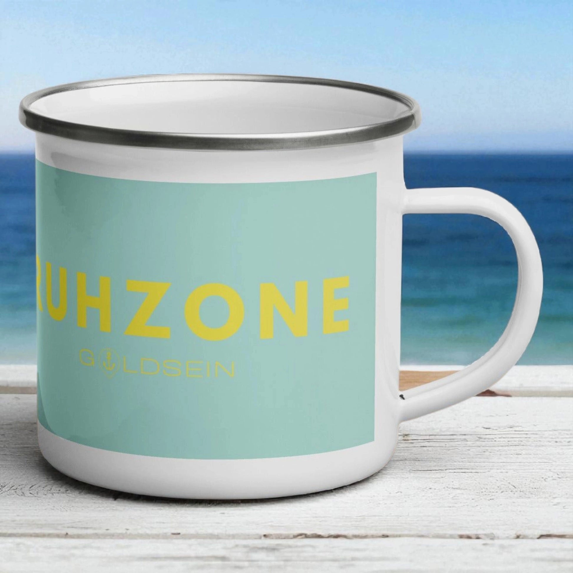 „Goldsein Emaille-Tasse ‚Ruhezone‘ Gelb, entspannter Genuss-Stil.“