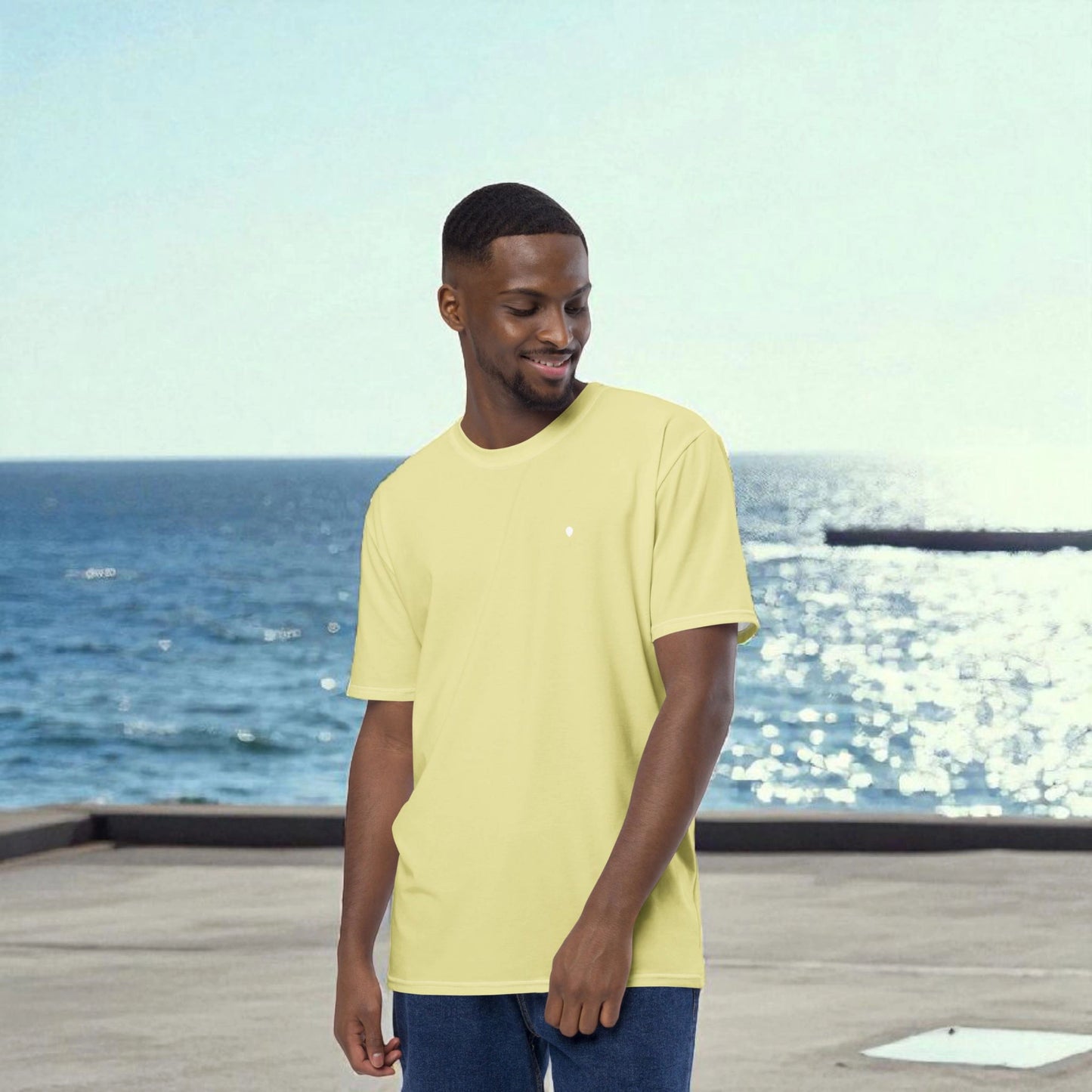 „Goldsein MEN T-Shirt ‚La Vie‘ Gelb, Forderansicht, selbstbewusstes Design.“