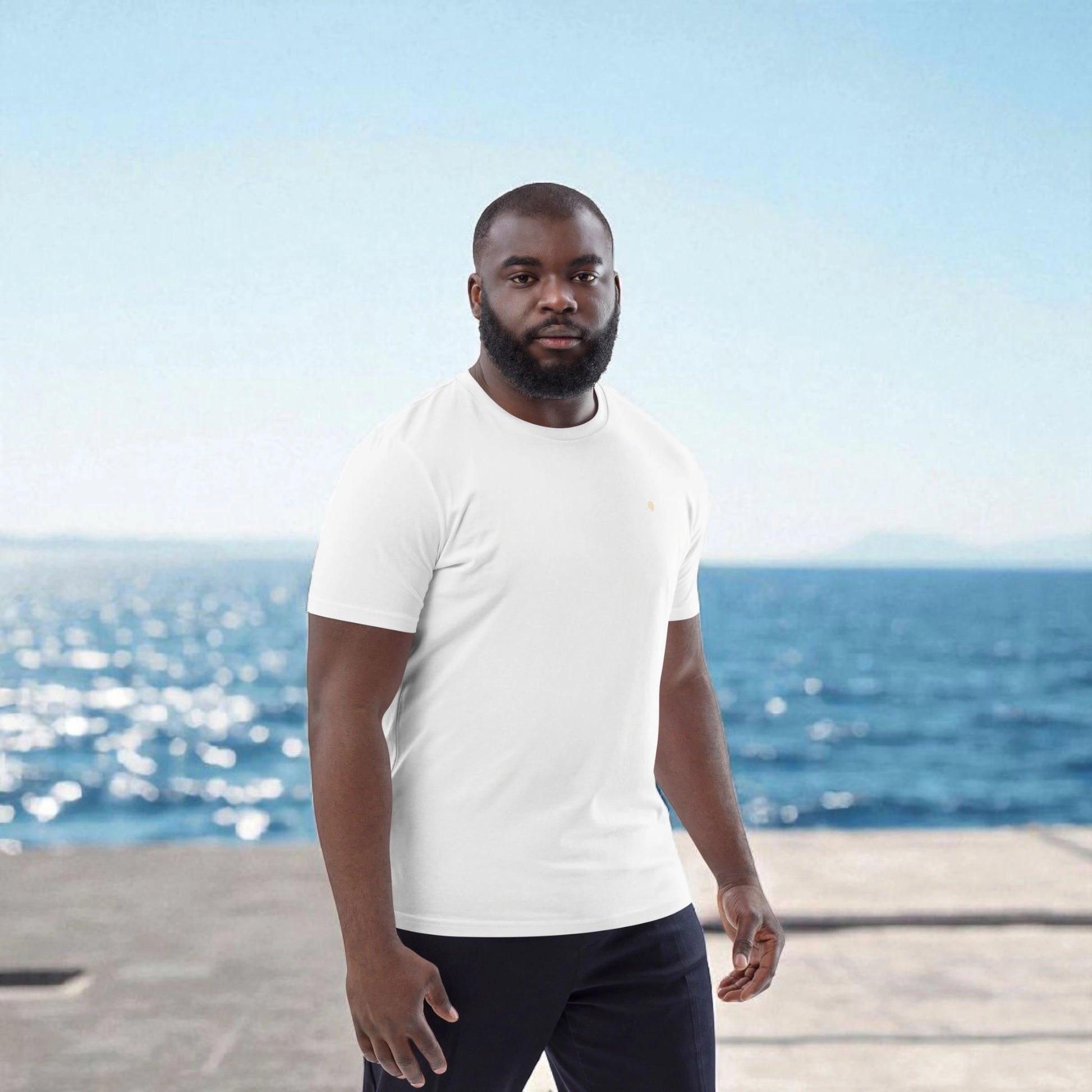 „Goldsein Herren Bio-Baumwoll T-Shirt ‚Peace‘ Weiß/Grau, sportlicher Stil.“2