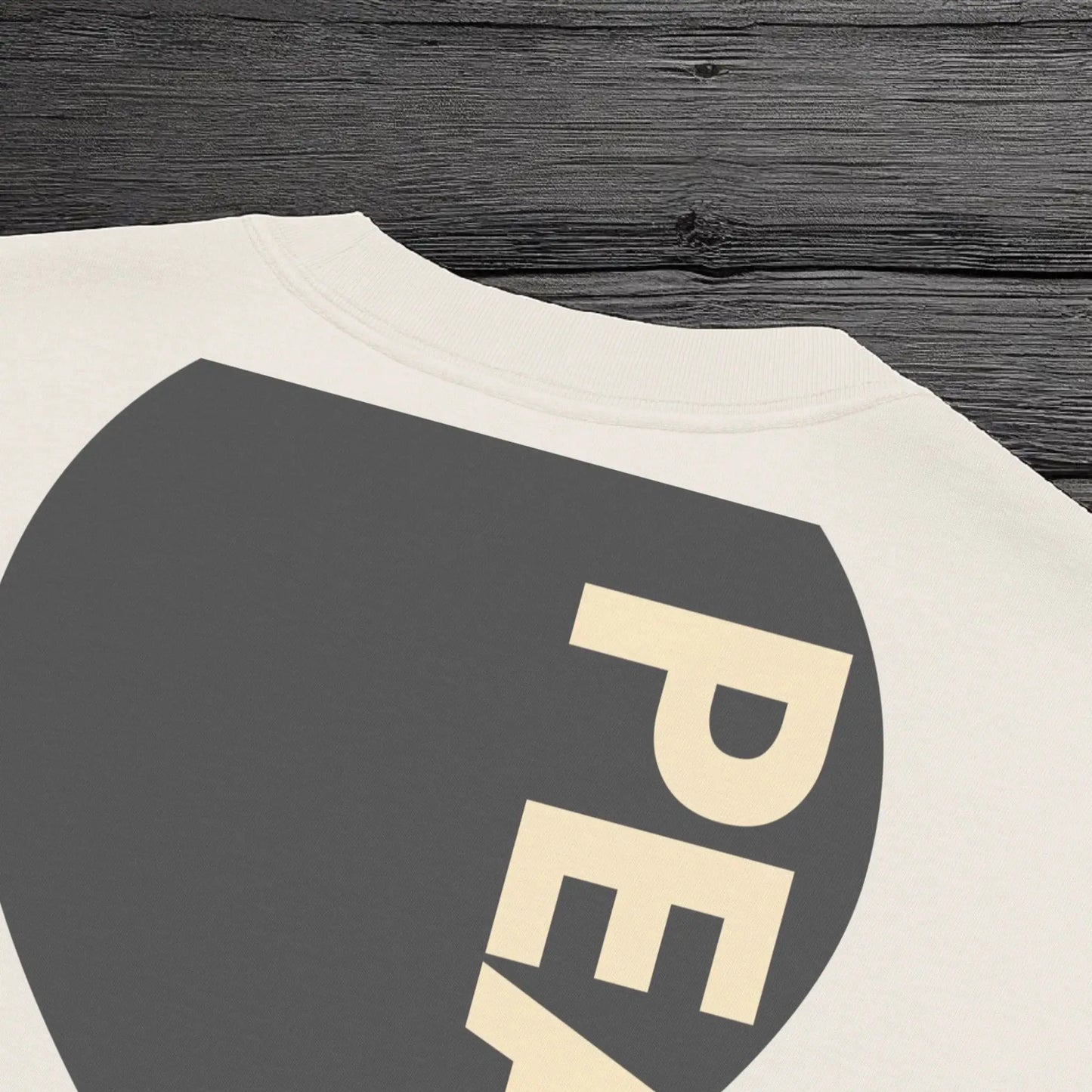 „Goldsein Oversize T-Shirt ‚Peace‘ Sandgrau, washed-out Look, bequemer Stil.“detail1