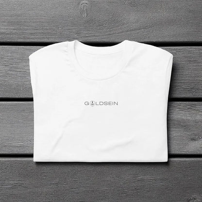 „Goldsein T-Shirt Weiß mit Anker-Logo vorne, selbstbewusst-lockerer Stil.“detail2