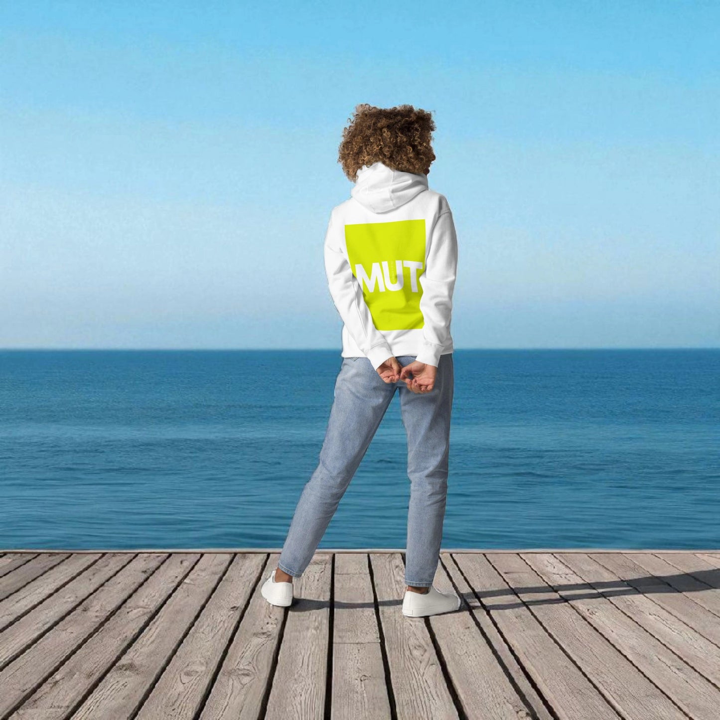 Praktischer goldsein Hoodie "Mut" in Gelb und Weiß. Hochwertig, weich und anschmiegsam.