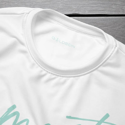 „Goldsein Woman Sweatshirt ‚Namaste‘ in Weiß-Türkis – entspannt, soft und bequem.“detail