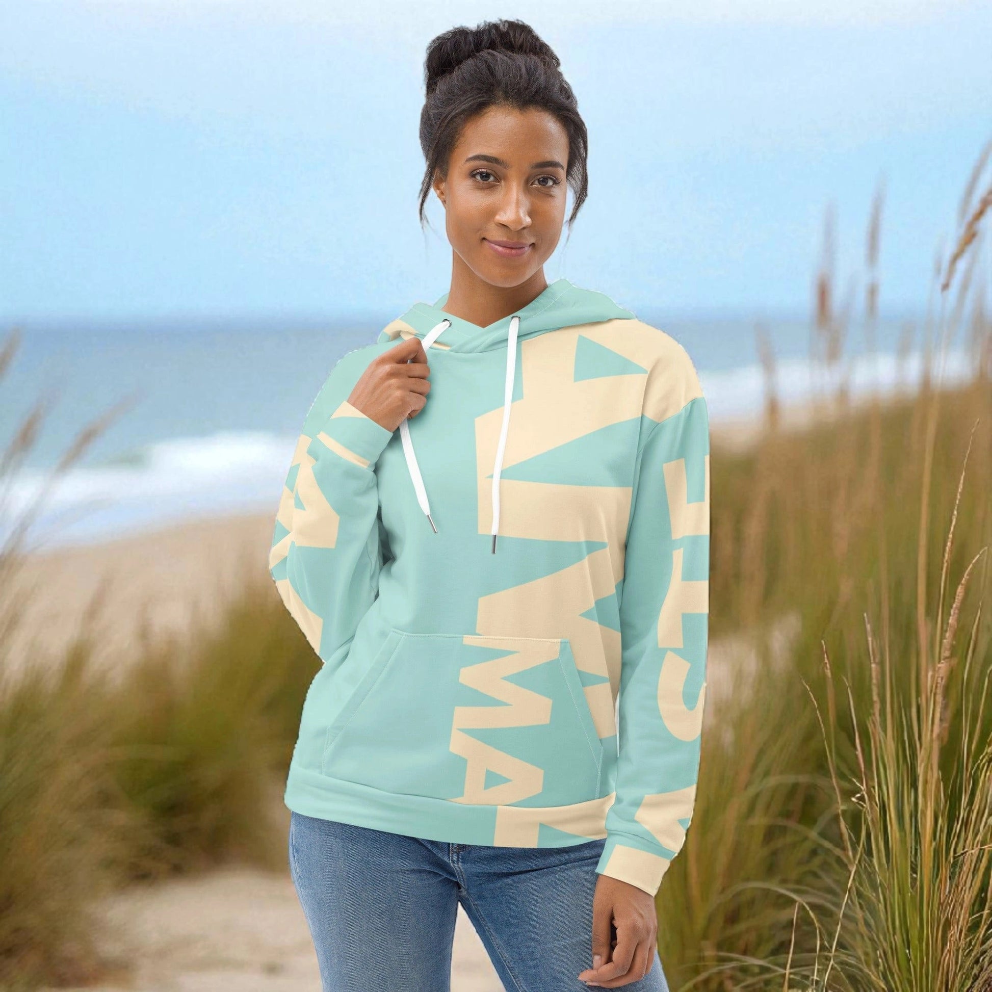 „Flauschiger, sanfter und warmer Damen-Hoodie in Mint und Sand mit ‚Namaste‘-Design – Goodsein Allover Hoodie Woman.“